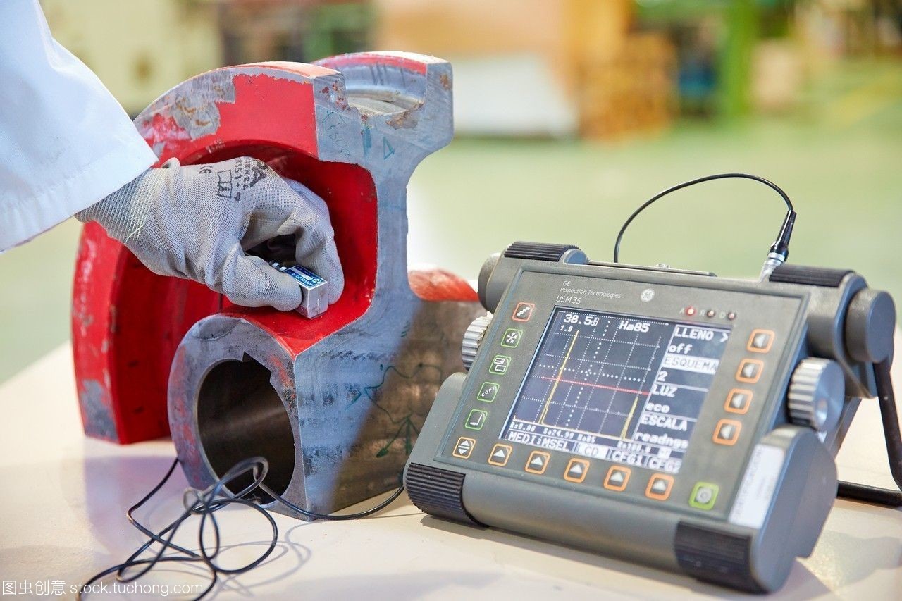 超聲波設(shè)備。金屬件缺陷的控制。無損檢測實(shí)驗(yàn)室。技術(shù)服務(wù)行業(yè)。圣塞巴斯蒂安tecnalia研究和創(chuàng)新donostiagipuzkoa巴斯克的國家西班牙。